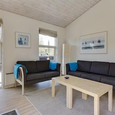 Three-bedroom Holiday In