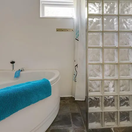 Tatil Evi Three-bedroom Holiday In Hals