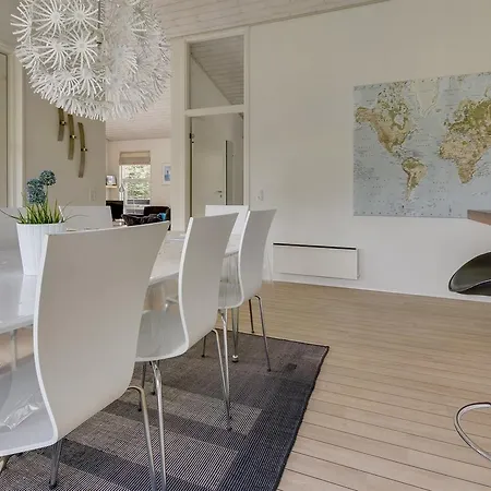 Three-bedroom Holiday In Hals