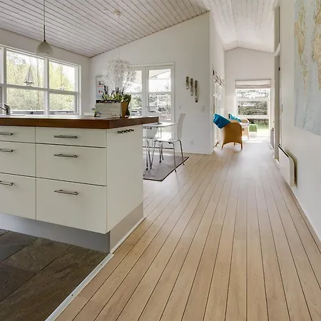 Three-bedroom Holiday In * Hals