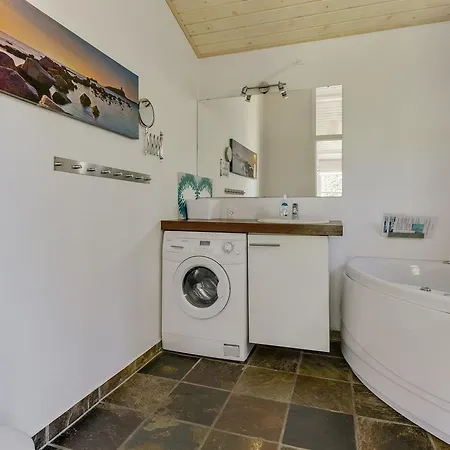 Three-bedroom Holiday In